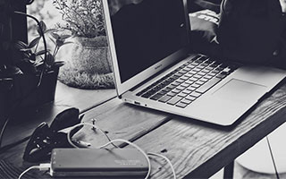 勇士主场告捷，实力展现出色表现为胜利——篮球竞技的巅峰之战