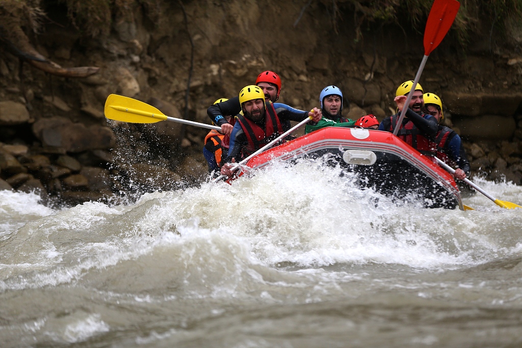 爱游戏官方登录入口-引起赛场骚动的一战，惊险场面上演的简单介绍