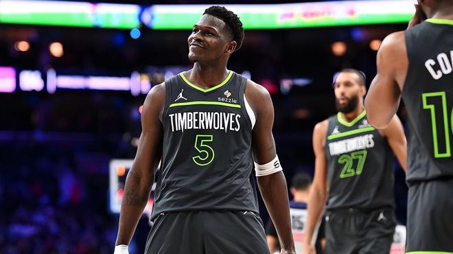 森林狼队主场击败马刺队,赞助商云集支持 森林狼队主场击败马刺队,赞助商云集支持