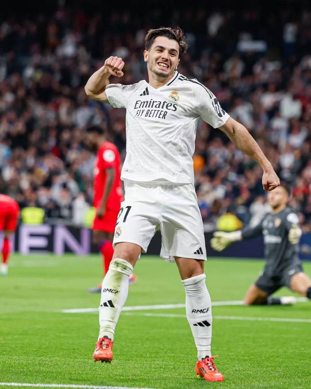 塞维利亚竭尽全力，迎接皇马的挑战