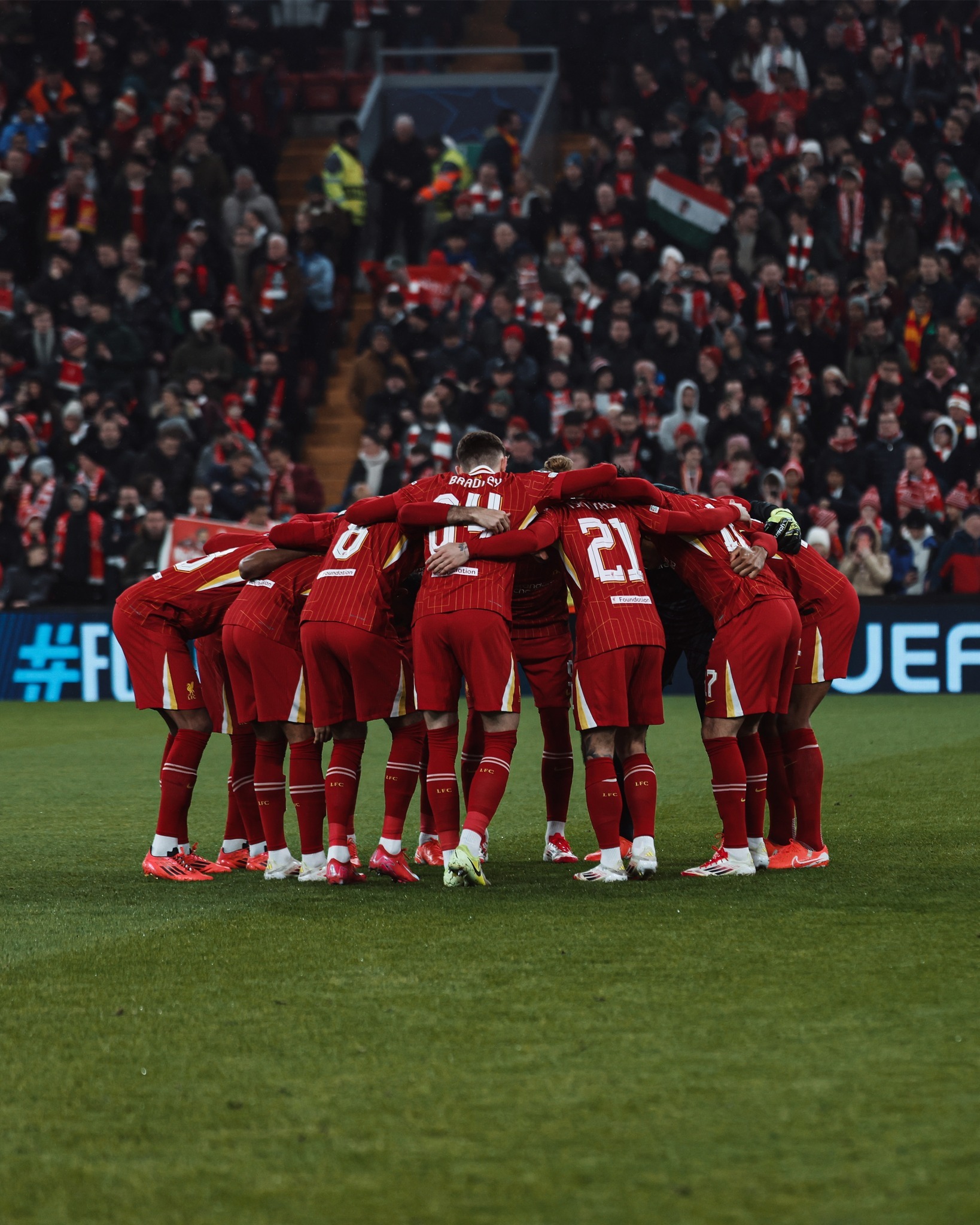 里尔坐镇主场全身而退，保持不败纪录的简单介绍