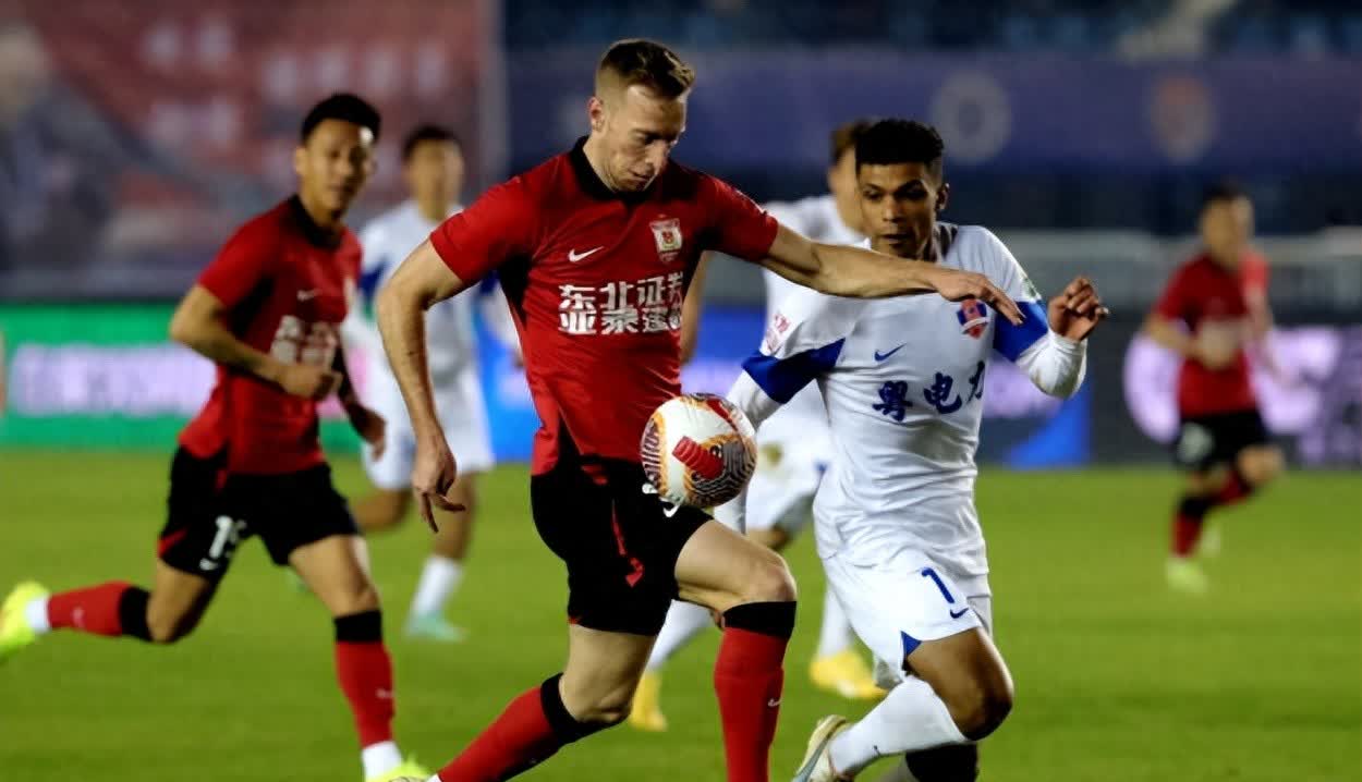 亚太球员在全球足球赛事中获得辉煌成果