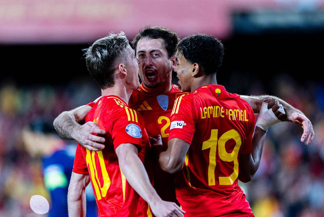 爱游戏app下载-西班牙险胜乌克兰，晋级之路坎坷