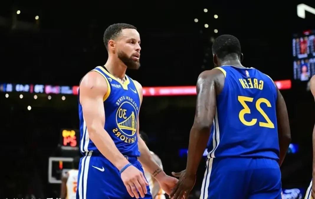 爱游戏官网-勇士队在季后赛中击败湖人队