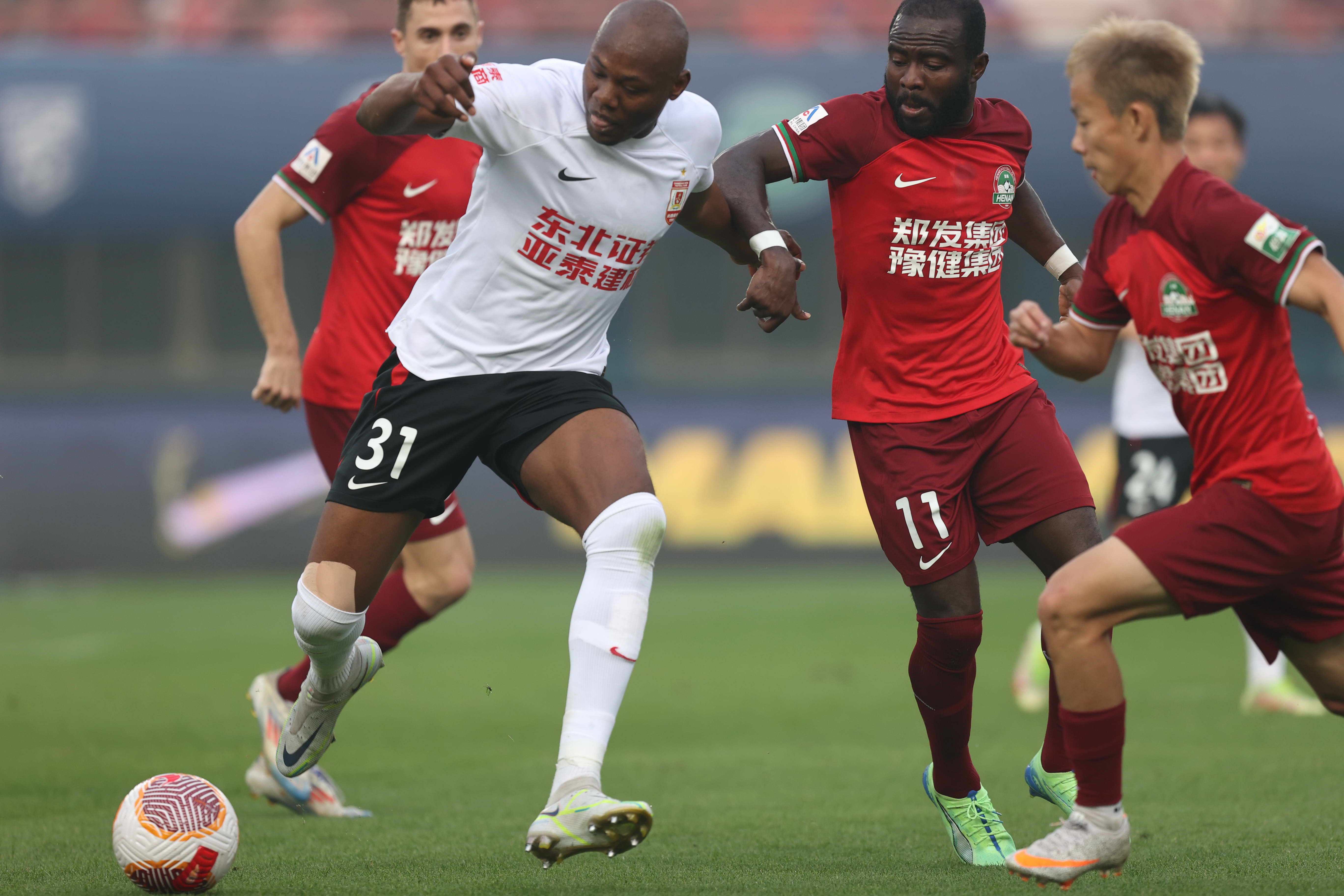 关于中超巨星齐聚一堂，展现巨大引爆力带来视觉盛宴的信息