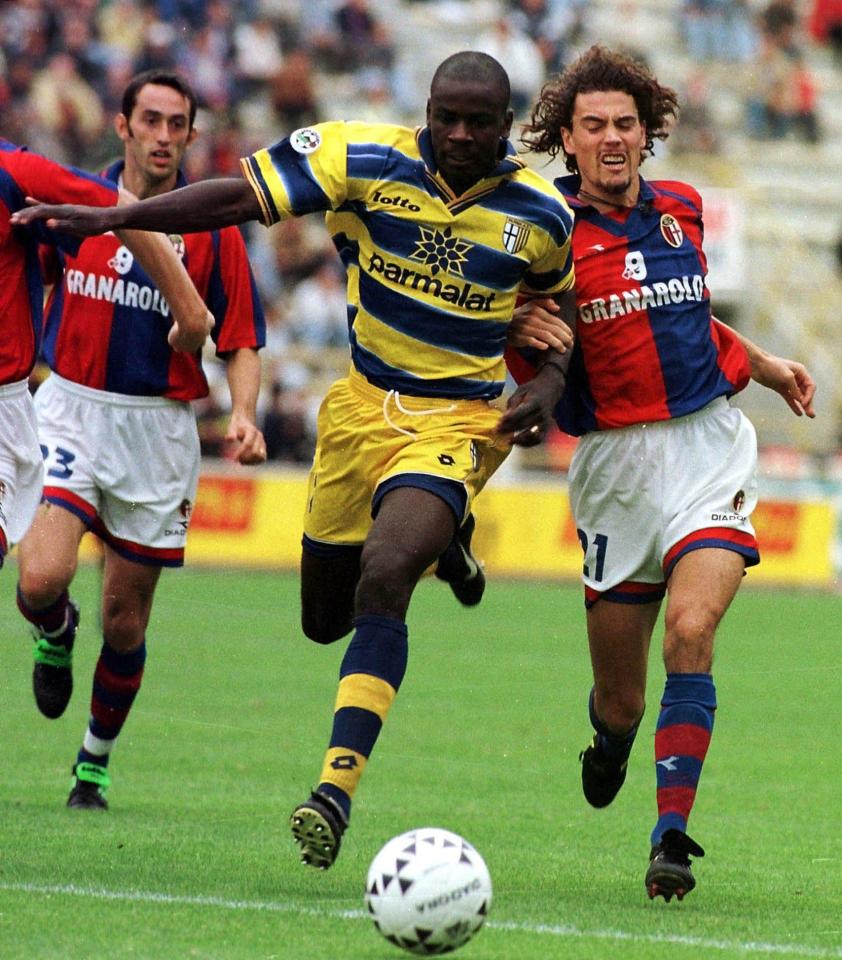 摩纳哥中后卫传中稳准，在攻防中有所贡献