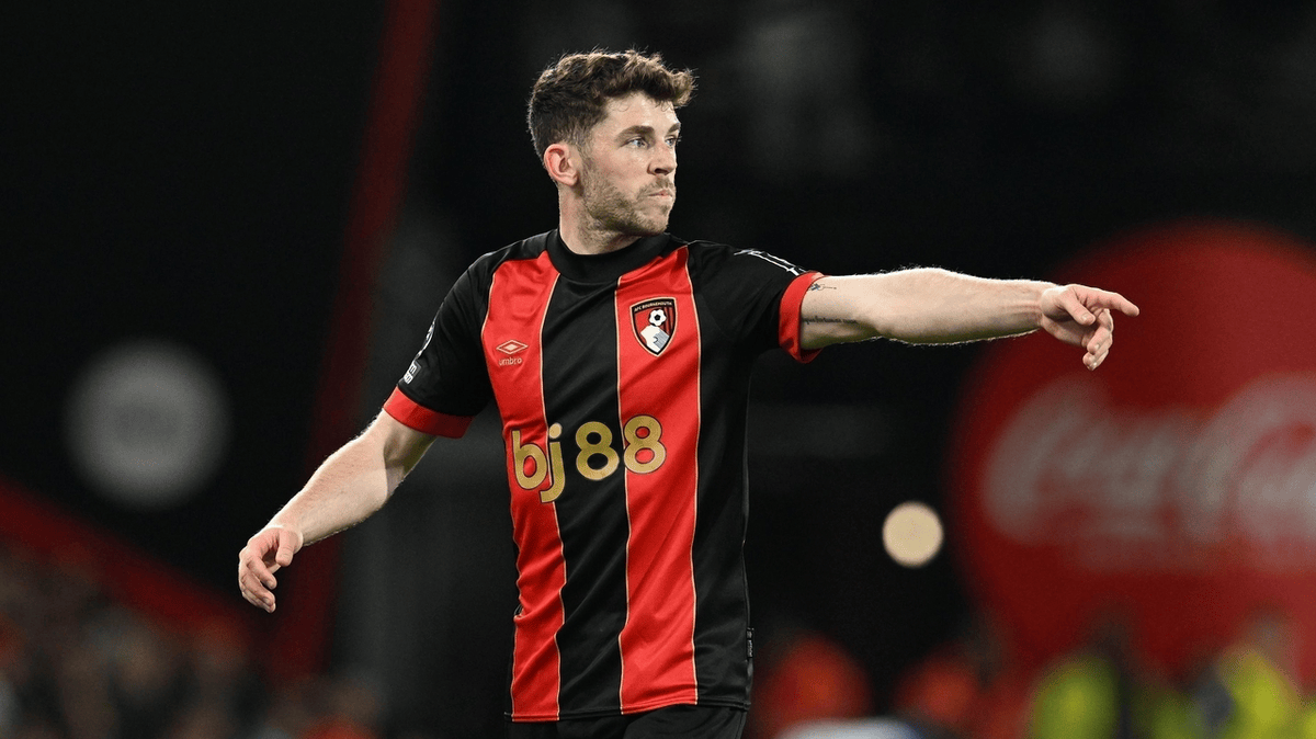 包含伯恩茅斯客场战平，阵容轮换遭遇压制，保级形势严峻的词条