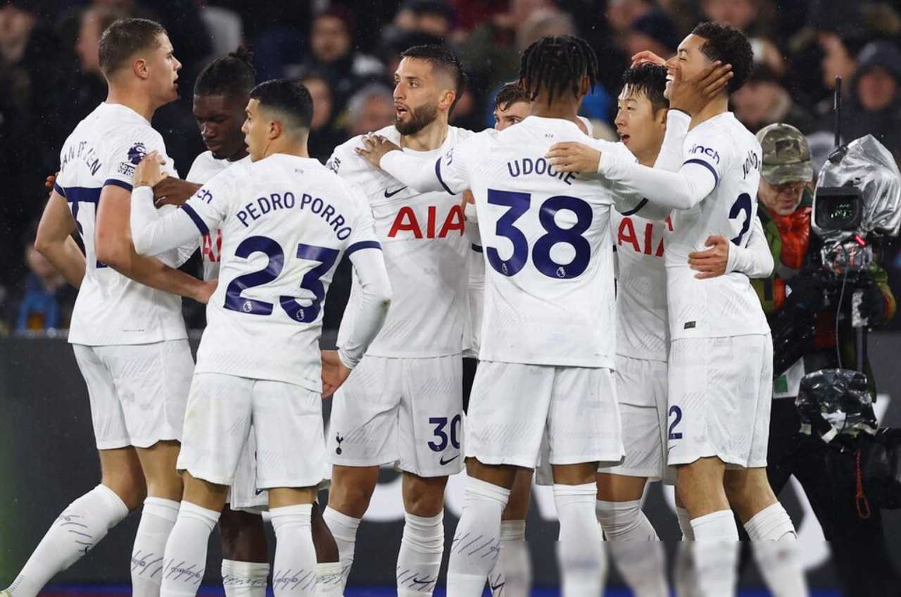 爱游戏官网-热刺客场大败，孙兴慜进球难救主，热刺尴尬连败的简单介绍