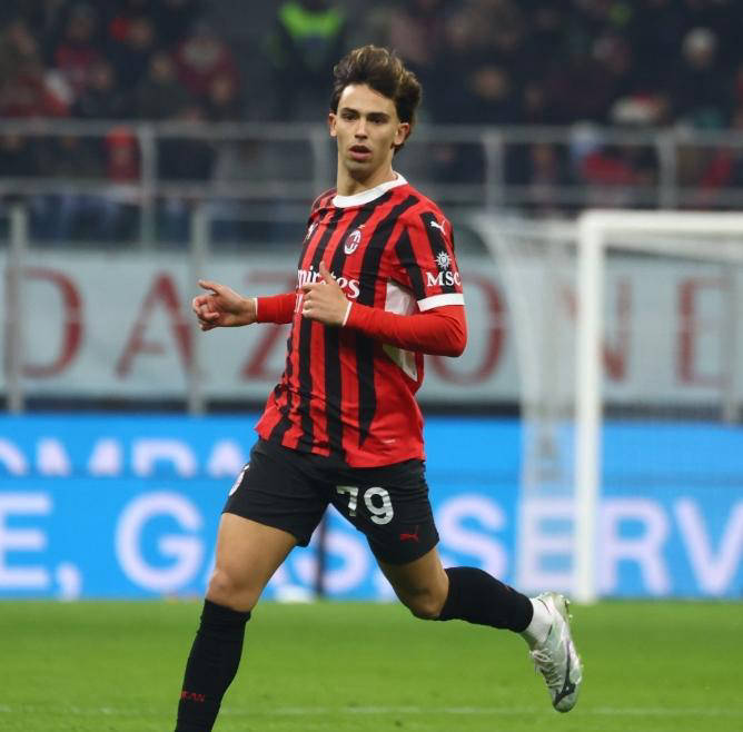 关于AC米兰签下克罗地亚后卫，提升防线实力的信息