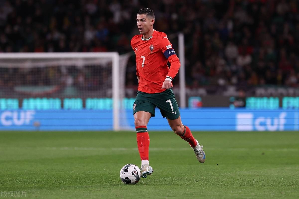 爱游戏入口-葡萄牙队准备迎战荷兰，C罗领军争夺国家荣誉