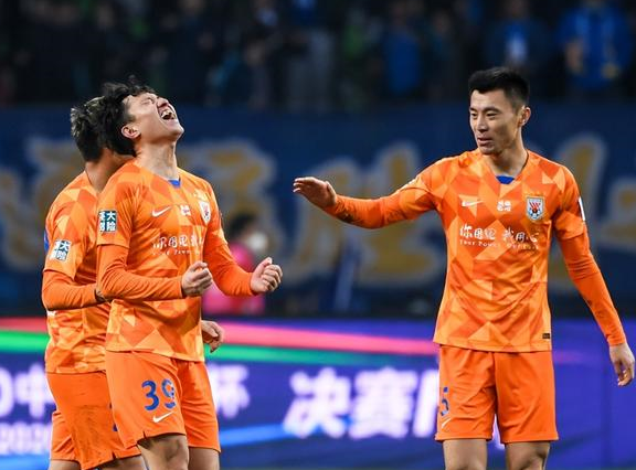 上港客场不敌鲁能，球队连胜势头被终结的简单介绍