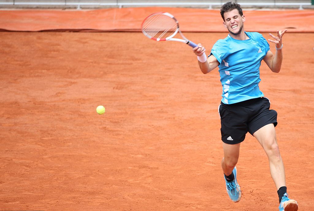 包含汉堡在比赛中力争胜利取得好成绩的词条