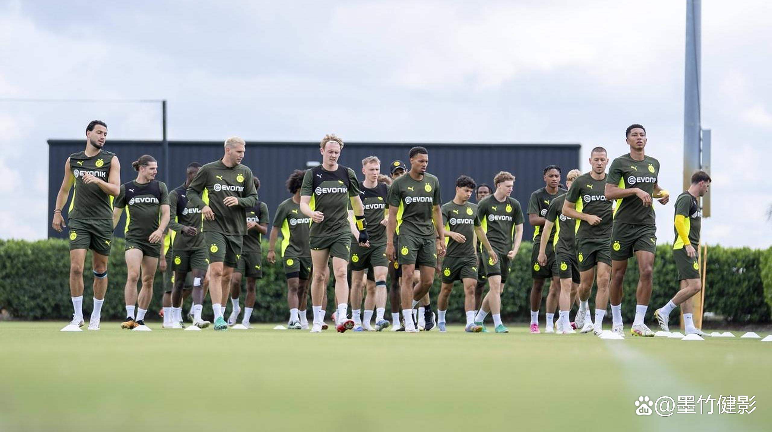 多特蒙德客场逆转成功，取得关键三分