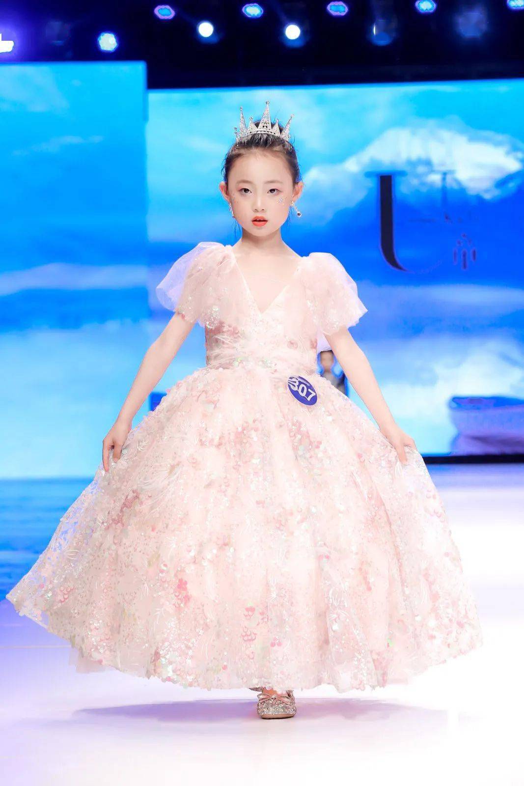 爱游戏官方入口-宁夏赛区星光熠熠：赛场璀璨，人气爆棚