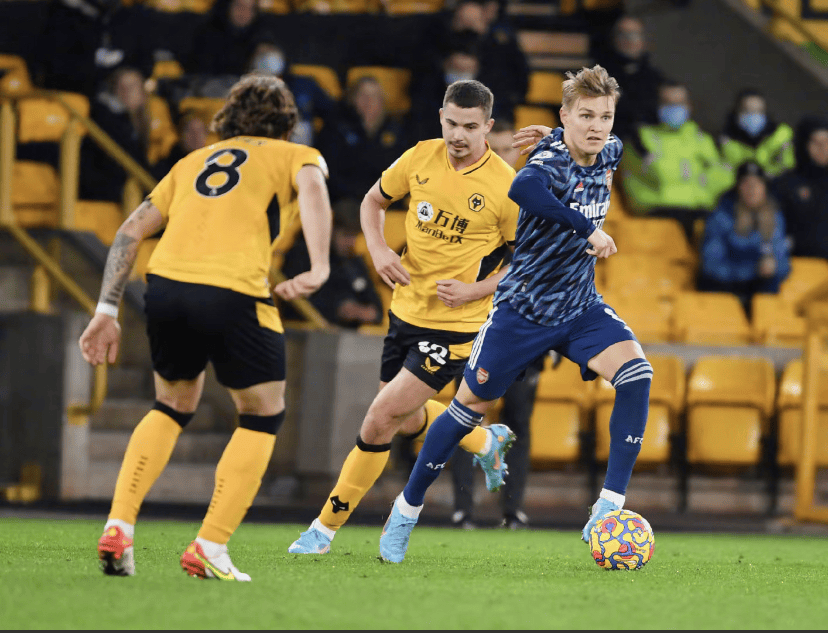 富勒姆主场逆转比分，球队取得突破性胜利