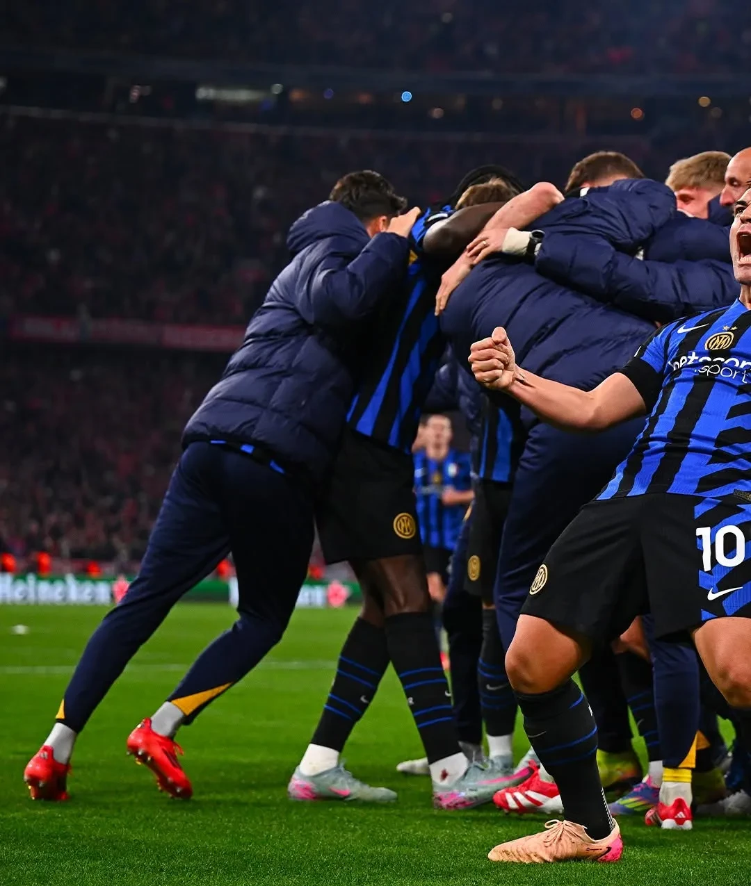 拜仁慕尼黑中场策应精准,获得瞩目的简单介绍 拜仁慕尼黑中场策应精准,获得瞩目的简单介绍