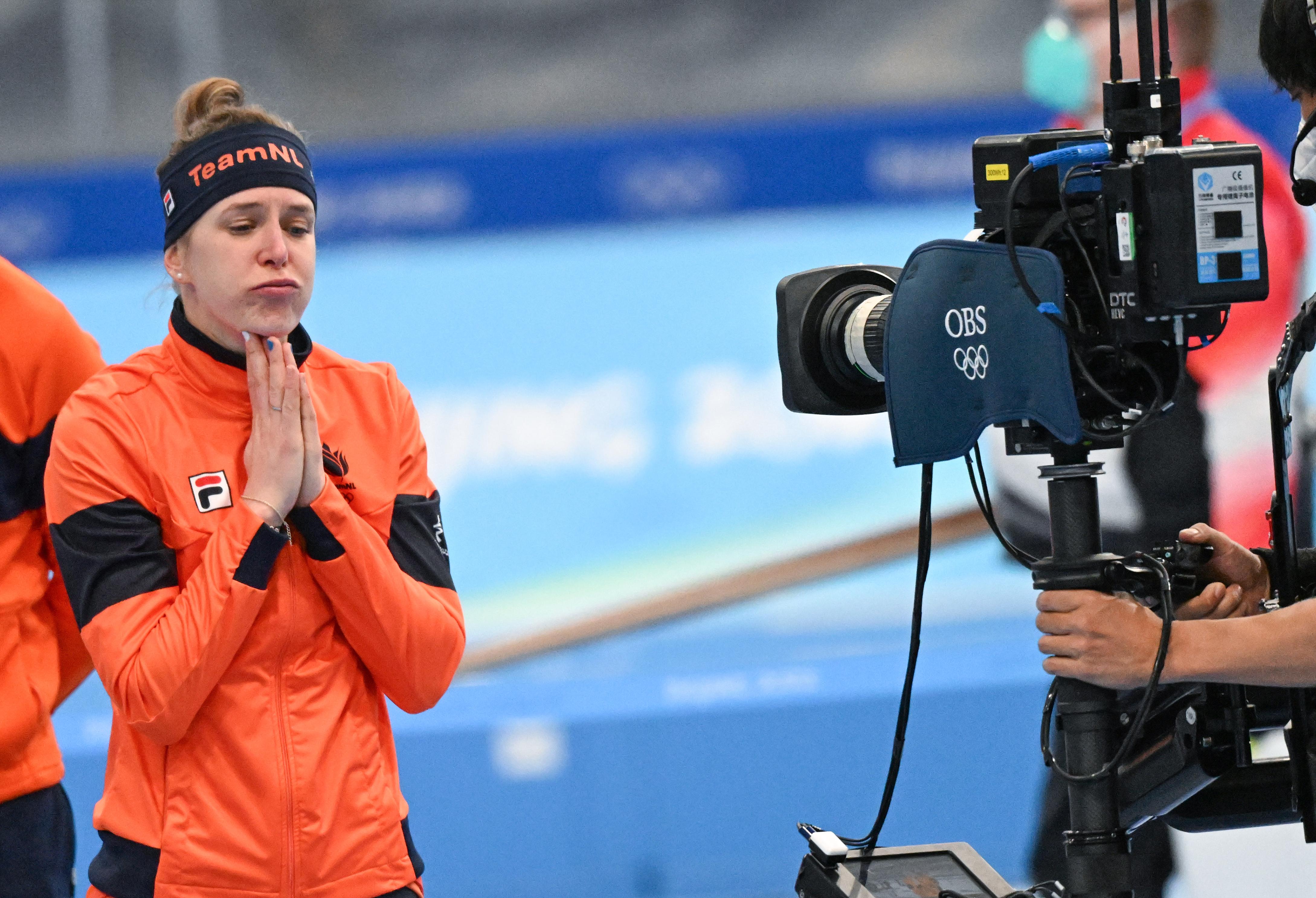 爱游戏官方登录入口-短道速滑比赛，荷兰队选手获得金牌